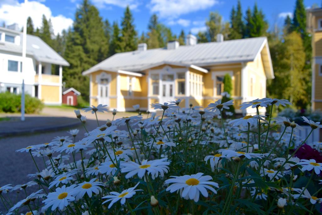 Karolineburg Manor House Hotel Kajaani Exterior photo